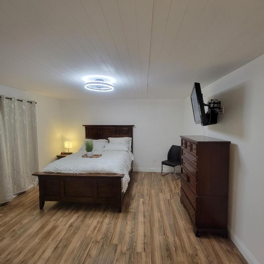 Private Room With Private Bath 리알토 외부 사진